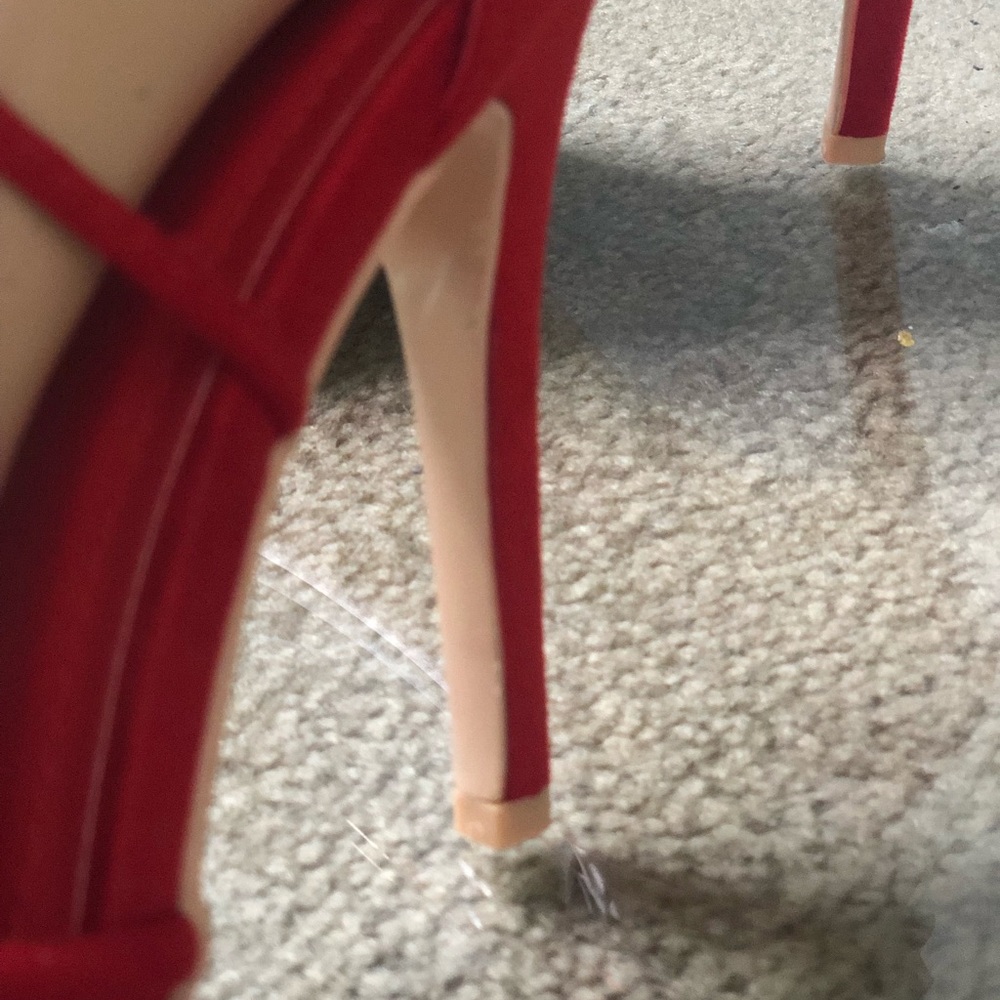 Shoes - Picture 4 of 8